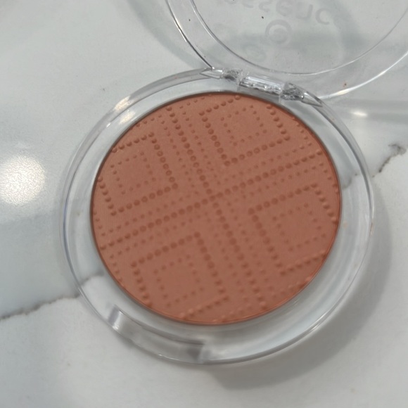 Free with purchase. Essence satin coral - Picture 2 of 2